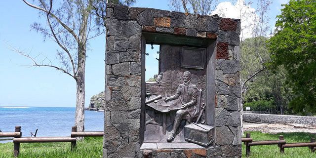 Matthew flinders memorial 1803  (3)